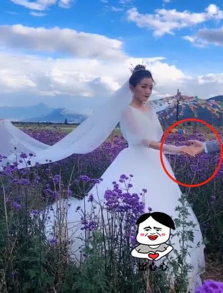 小伊伊晒结婚照，却故意剪掉牌牌琦，难道他就这么给你“丢脸”？