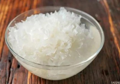 ​银耳发苦会中毒吗 吃银耳拉肚子是怎么回事