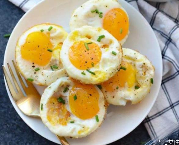 煎荷包蛋怎么不粘锅 煎荷包蛋的做法窍门