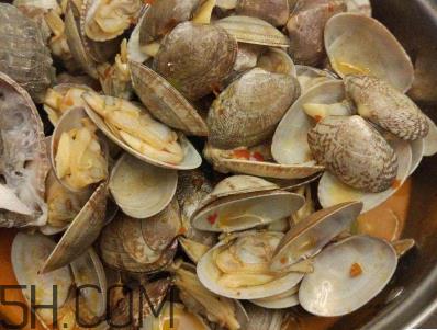 花甲用什么水泡比较好？死了的花甲能吃吗？