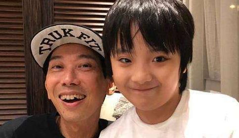 吴镇宇儿子费曼“整容式”长大！11岁近照曝光后，网友们沉默了