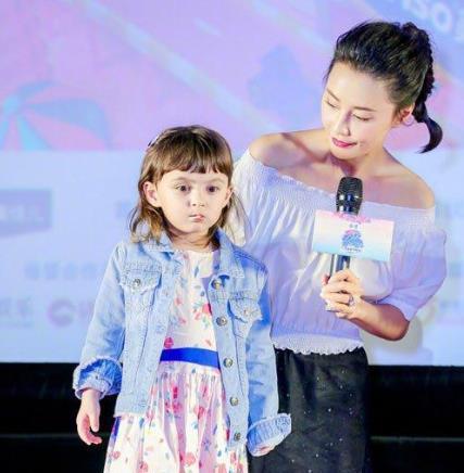 她和吴奇隆离婚还没一年，就嫁给了外国老公，生下的混血儿很漂亮