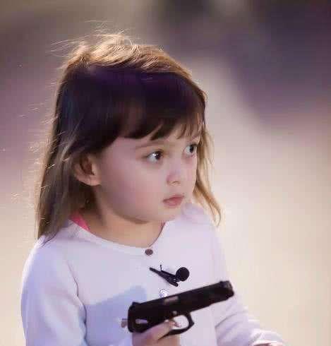 她和吴奇隆离婚还没一年，就嫁给了外国老公，生下的混血儿很漂亮