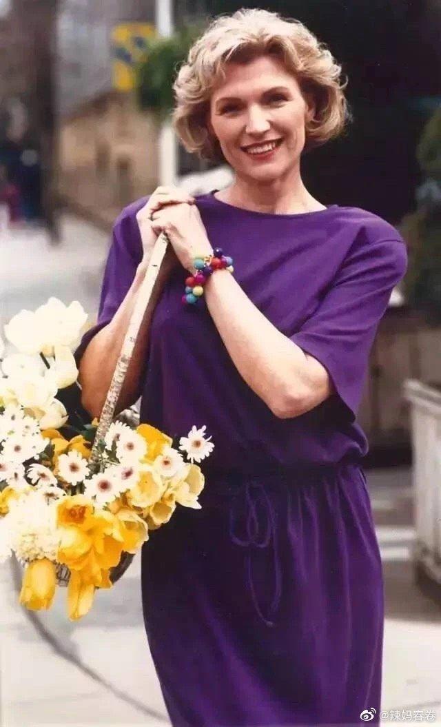 又美又飒！马斯克老妈的人生比他儿子还传奇！