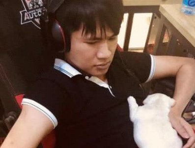 ​浪子彦评价主播：毒纪大喷子，UU妹发长文哭诉卢本伟“恶行”！