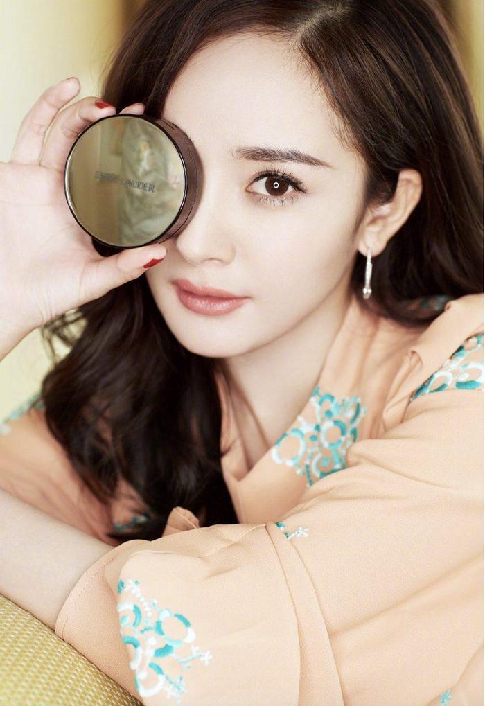 杨幂高情商谈人设崩塌、满满正能量