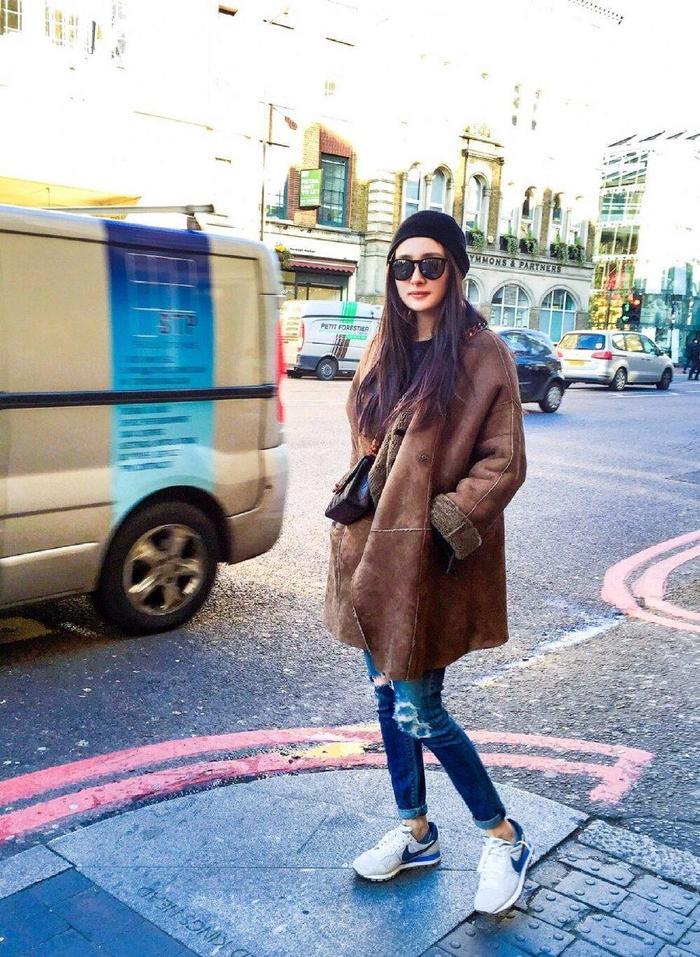 杨幂高情商谈人设崩塌、满满正能量