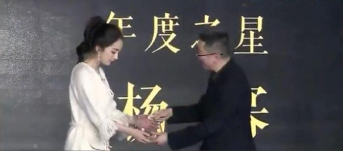 杨幂高情商谈人设崩塌、满满正能量