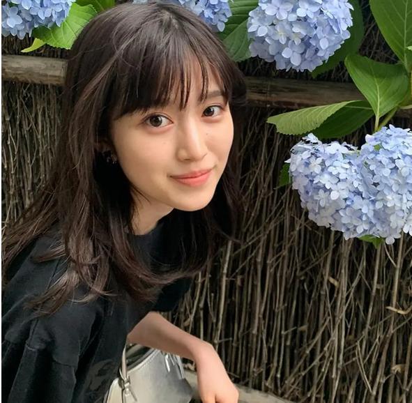 日本网友票选00后美少女！都年轻靓丽肤白娇嫩魔鬼身材