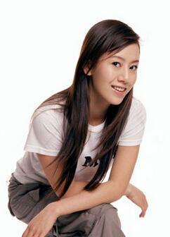 她的前夫是亿万富翁，老爸曾是TVB高层，怪不得资源不断活得洒脱