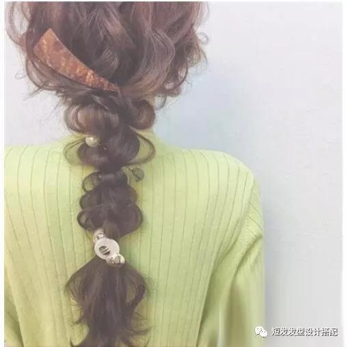 灯笼马尾的扎法详细教程图解，让马尾扎的有立体时尚感！
