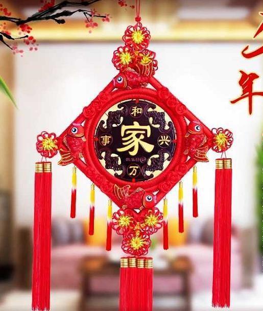 年三十：不管房子多好，客厅也要挂上这6样，喜庆又大气