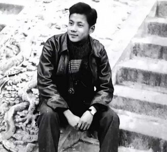 ​纷乱情感：洪君彦的人生旅程