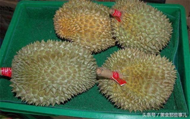 海南特产：红心榴莲，价格昂贵，长得像内脏，敢不敢咬一口！