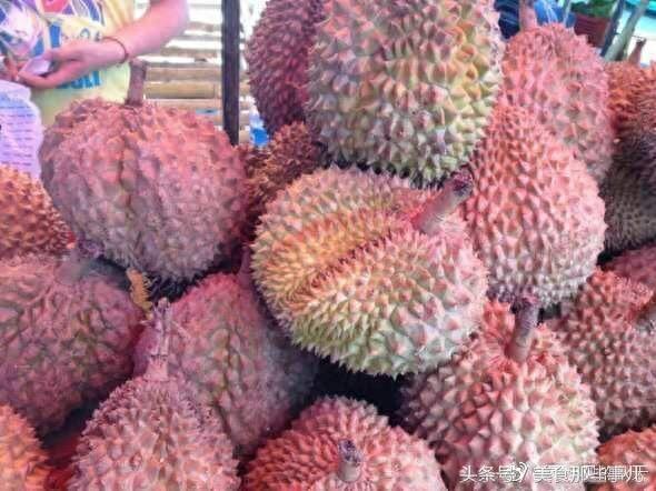 海南特产：红心榴莲，价格昂贵，长得像内脏，敢不敢咬一口！