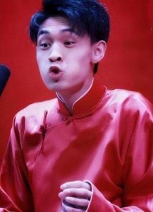 ​秦霄贤私生活曝光：出轨多女被拍床照，揭露假富二代人设
