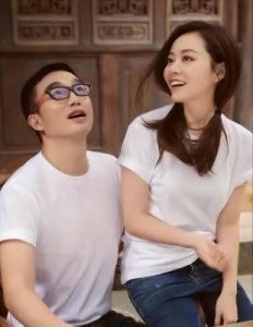 ​张靓颖与冯柯婚姻状况引关注，传因财产问题导致离婚