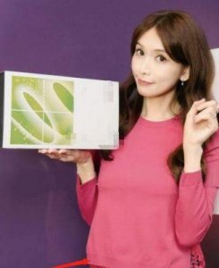 ​48岁林志玲近照孕味十足，小腹凸起引发怀孕猜测，曾表示不考虑生二胎
