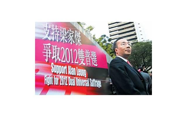 老婆跟别人聊天暧昧算出轨吗，老婆与他人聊天暧昧，是否构成出轨行为？