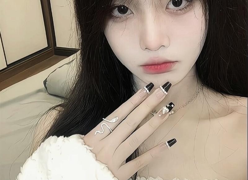 男生暗恋你有什么信号 男生暗恋你的8个信号