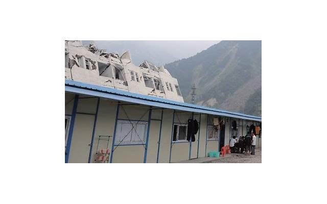 妻子打工两个月回来后，存折上只剩2万块钱，知道真相妻子要离婚