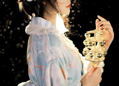 ​说说-微信爱情说说大全：把长发剪了吧，不吹晚风不喝烈酒