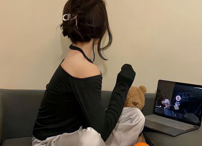 ​男生带有占有欲的眼神怎么办