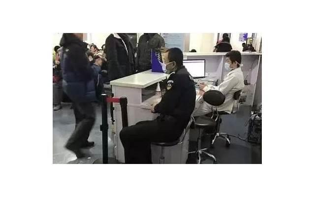 前男友秀恩爱什么心态，我只能对他们一笑了之