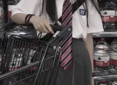 ​吐舌头是性暗示吗？