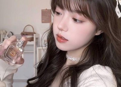 ​女生围着你转 约会和女生聊什么话题