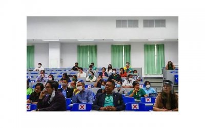 ​和女朋友吵架了怎么和好