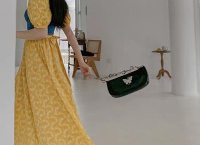 ​女朋友吃饭从来不买单正常吗？