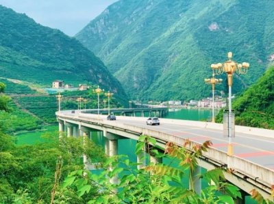 ​百年枝江天之韵52度(百年枝江地之韵52度价格)