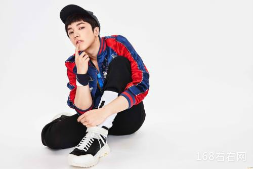 华晨宇富二代生活照家庭背景资料曝光 华晨宇妹妹华晶晶照片