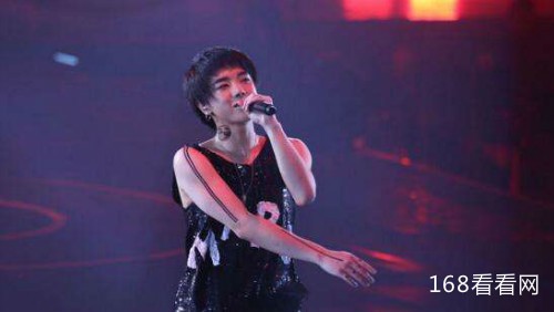 华晨宇富二代生活照家庭背景资料曝光 华晨宇妹妹华晶晶照片