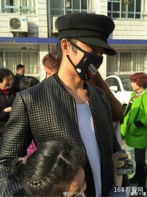 华晨宇富二代生活照家庭背景资料曝光 华晨宇妹妹华晶晶照片