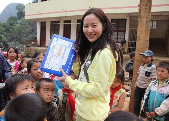 薛凯琪回应五年前骂江一燕一事,坦言自己是想夸她,不料引起误会