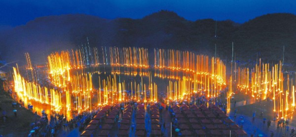 花炮节望果节开斋节火把节泼水节,我知道很多关于少数民族的节日如火把节泼水节鲜花节图4