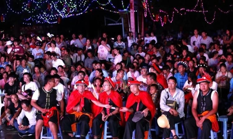 花炮节、望果节、开斋节、火把节、泼水节分别是什么民族的节日