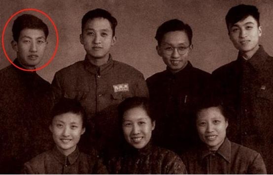 黄宗洛儿子是谁(龙套大师黄宗洛成一代大师)