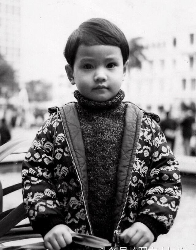 大龄剩女“周海媚”晒3岁旧照，还给父母写了这样一封信