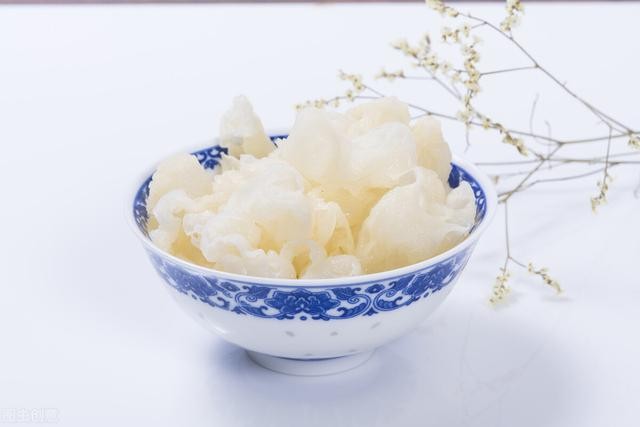 吃什么食物比较润肺（这7种食物是润肺法宝）(4)