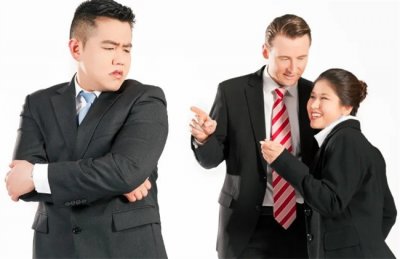 ​职场中得罪领导要辞职吗