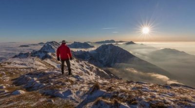 ​大公无私的近义词（浅谈大公无私）