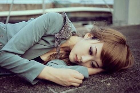 女朋友化妆不好看生气了怎么哄