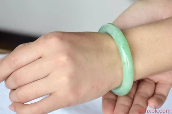 玉镯的尺寸怎样选择