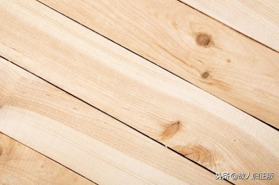 ​松木和橡胶木家具哪个好（松木家具和橡木家具对比分析）