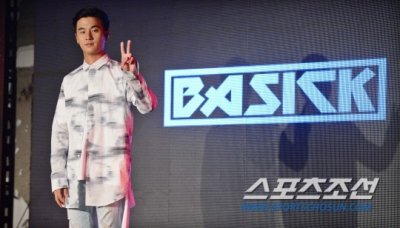 ​Basick办新辑发行showcase Mamamoo华莎G2合作伴唱