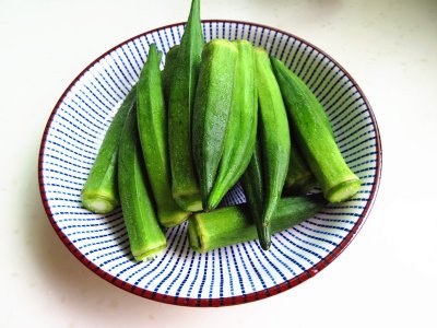 ​秋葵要怎样清洗才干净？加点它，洗出的秋葵干净还不会流失营养！