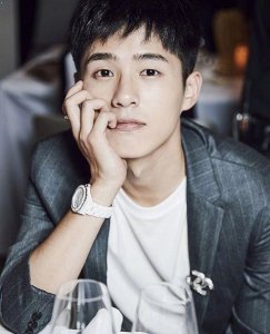 ​实力与颜值兼具的“小鲜肉”系列——刘昊然，有没有你的手机壁纸